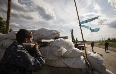 В Донецке погибла молодая женщина, попав под обстрел 