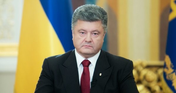 Порошенко еще не решил, продлять перемирие на Донбассе или нет 