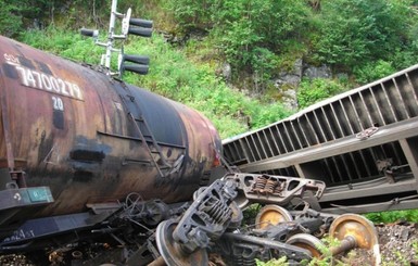 В Черкасской области с рельс сошел поезд со сжиженным газом