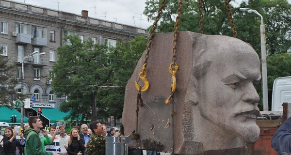 Вместо Ленина в Днепропетровске установят памятник героям Украины