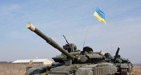 В Славянске украинские военные уничтожили бронетехнику ополченцев