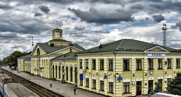 В Донбассе начали ходить электрички, транспортное сообщение налаживается