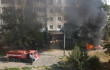 В Мелитополе, пока люди оттаскивали водителя от взорвавшейся машины, прогремела еще серия хлопков