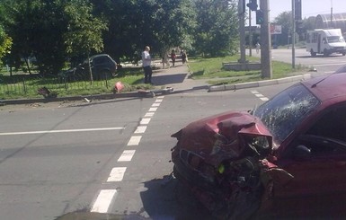 У аэропорта и вокзала Донецка погибли пятеро человек, более десяти ранены