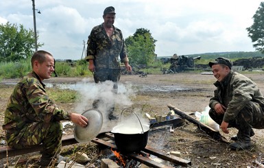 На зарплаты военным выделили 296 миллионов