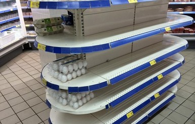 Луганск во время войны: продукты продают только до трех часов дня