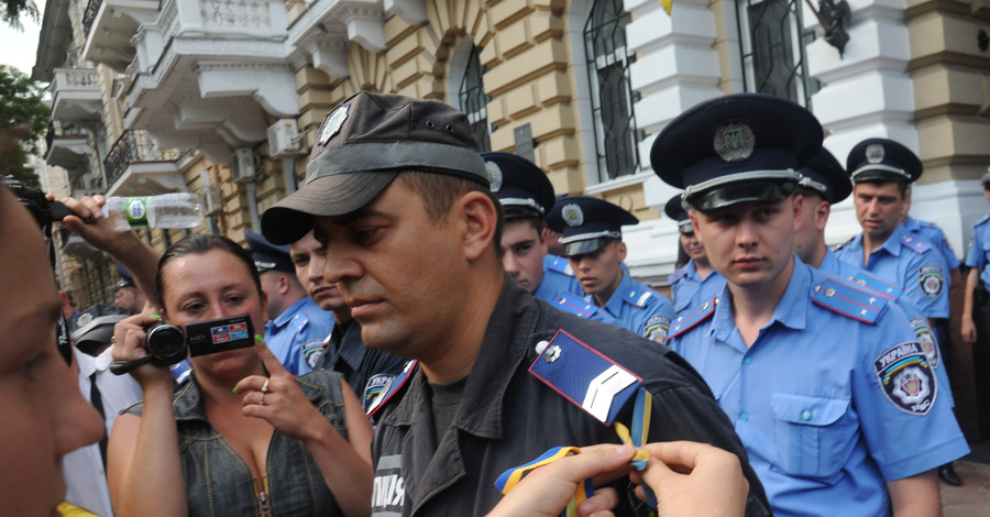 Участникам потасовки на концерте Ани Лорак предложили отправиться в зону АТО