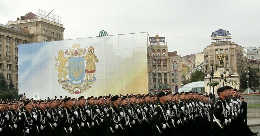 Кому нужен военный парад 24 августа