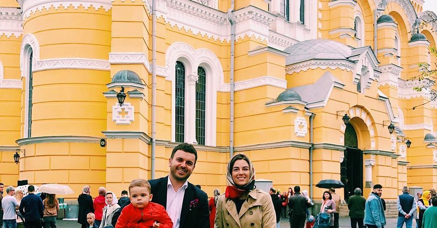 С семьей и заграницей: как звезды отмечали Пасху 2019