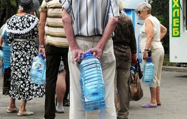 Воду дали, но техническую развозить продолжат