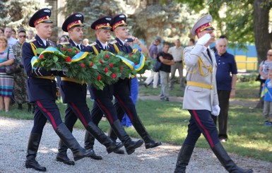 Днепропетровцы почтили память погибших на Майдане и в зоне АТО 