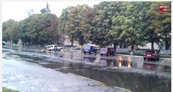 На Сумщине взорвали два авто и обстреляли военкомат