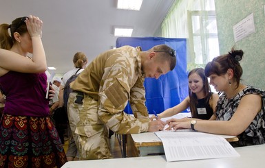 Выборы 2014: спрос на бойцов и украинскую атрибутику 