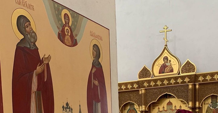 Волочкова защитила ворота шпагатом: 