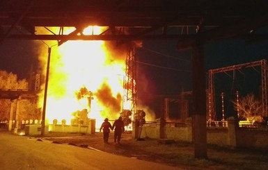 Первые фотографии пожара на Луганской ТЭС