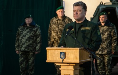 Порошенко заявил, что военные останутся зимовать в зоне АТО