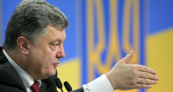 Порошенко: акциями под Радой пытаются раскачать ситуацию в стране