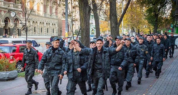 Лубкивский: Пикет срочников на Банковой подстрекали через 