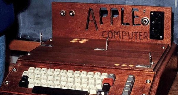 Один из первых компьютеров Apple продали почти за миллион долларов