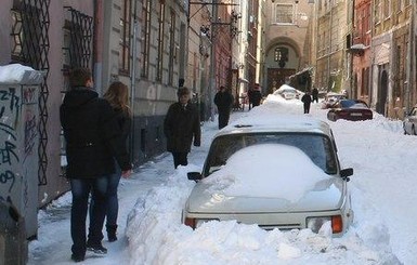 Для львовской зимы хватит и дворников, и грейдеров