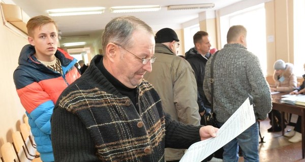 В Одессе лишние бюллетени завозят в больницы и тюрьмы тысячами