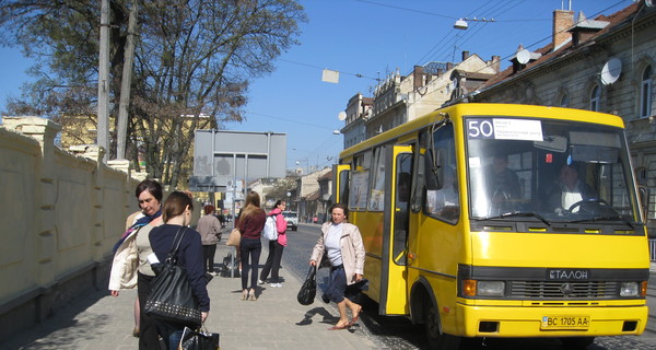 Львовяне будут ездить в маршрутках по две гривны?