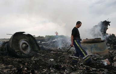 В Украине на месте крушения Боинга нашли новые останки тел