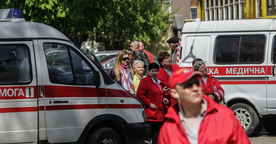 В Донецке от попадания снаряда погибли два подростка