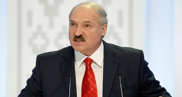 Лукашенко заявил, что нет смысла отмечать 7 ноября, но праздник оставит