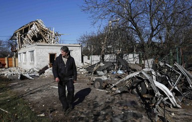 АТО в Луганской области: из-за боев в школу попал снаряд и пять городов лишись электричества 