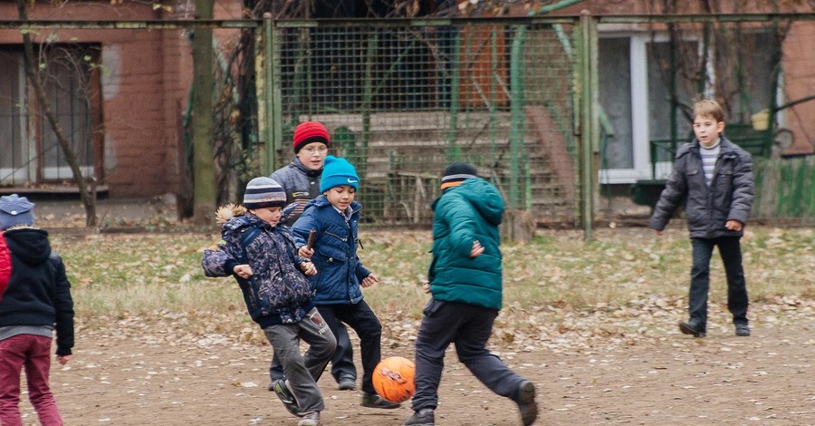 У запорожских школьников каникулы продлятся месяц