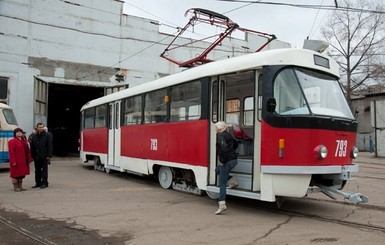 В Киеве трамвай развалился на ходу