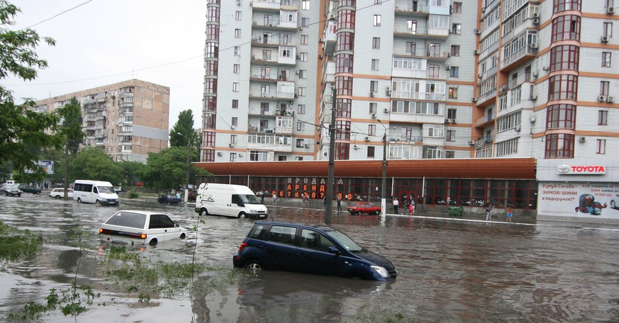 Влияние климата на жизнь одесситов: затопленные улицы и гибель каштанов