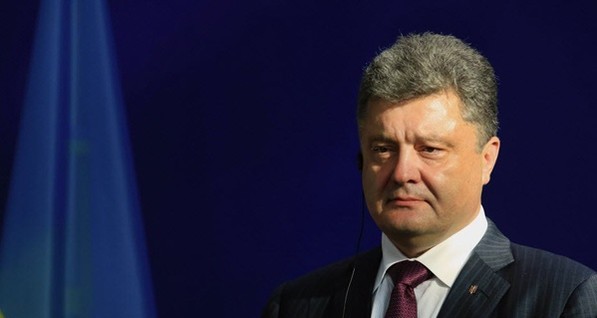 Порошенко присвоил Небесной сотне звание Героя Украины