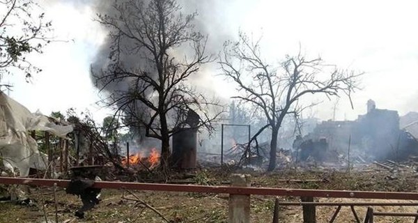 Москаль: в Станице Луганской взорвали склад с боеприпасами, въезд в райцентр перекрыт