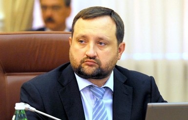 Нардеп назвал обвинения Арбузова 