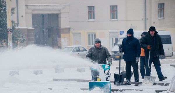 Первый снег в Запорожье: пробки на дорогах и нашествие снеговиков