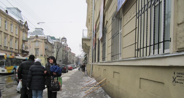 Во Львове из-за гололеда травмировалось 265 человек за два дня