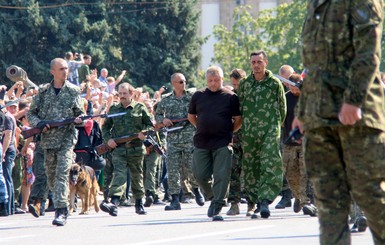 СБУ: заложников парада пленных в Донецке расстреливали за отказ участвовать в нем