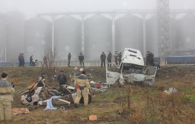 Под Запорожьем в ДТП с пассажирским автобусом погибли два человека