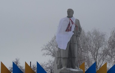 В Лисичанске переодели Ленина