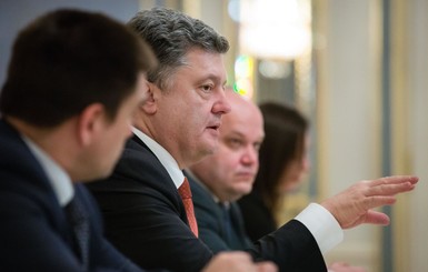 Порошенко: следующая неделя будет решающей для принятия законопроектов, сопровождающих реформы