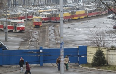 Водителям трамваев дали денег