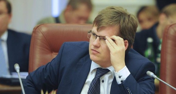 Розенко сообщил, что увеличение соцстандартов заморозили на год