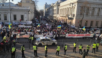 В последнюю рабочую неделю к депутатам в Раду пришли 