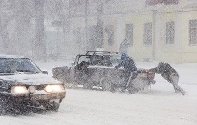 Под Одессой начало восстанавливаться автомобильное движение