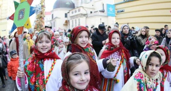 Празднуем Рождество весело: рецепты, гадания и колядки