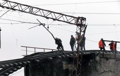 В Мариуполе построили новую ЖД-ветку, которая заменит взорванный мост