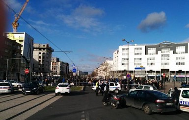 Заложников в Париже освободили, преступник задержан