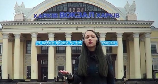 Харьковчанка исполнила гимн Украины на языке жестов